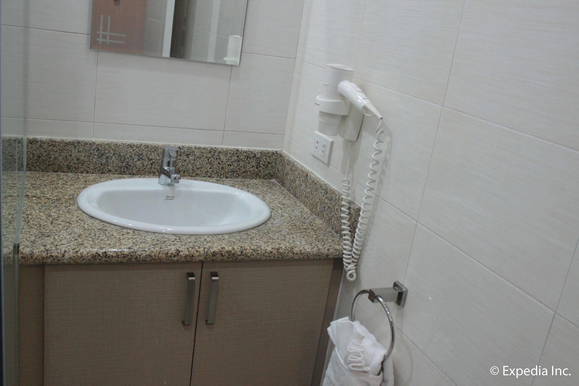 Sun Plaza Subic Hotel Olongapo Buitenkant foto