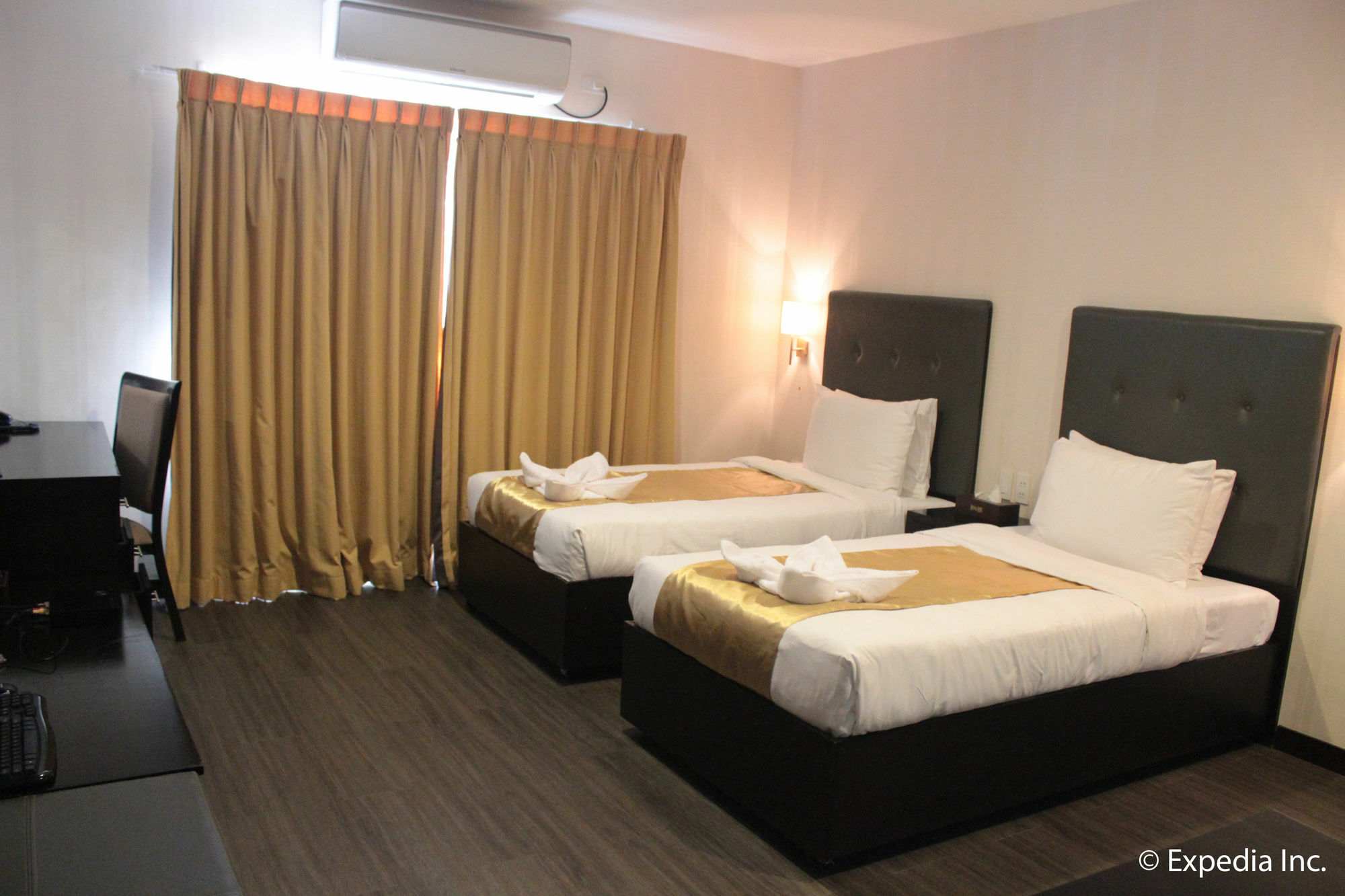 Sun Plaza Subic Hotel Olongapo Buitenkant foto